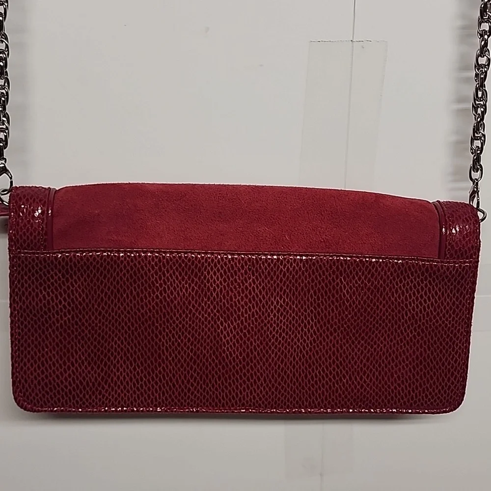 White House Black Market Elegant Red Suede/leather Crossbody Clutch. Minimalist - Picture 4 of 10